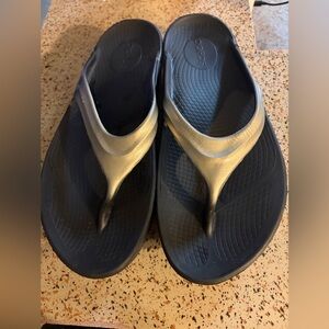 CROCS Black Sandals with Metallic Silver Straps